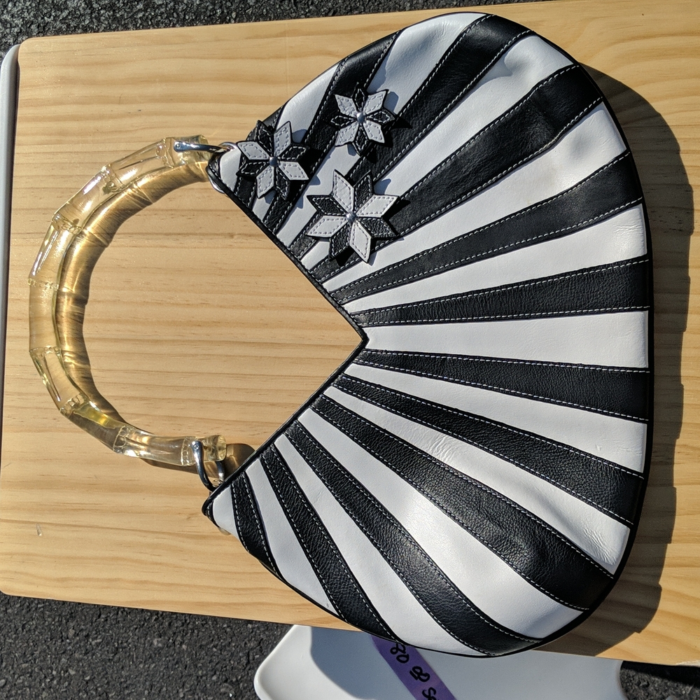 Hand purse